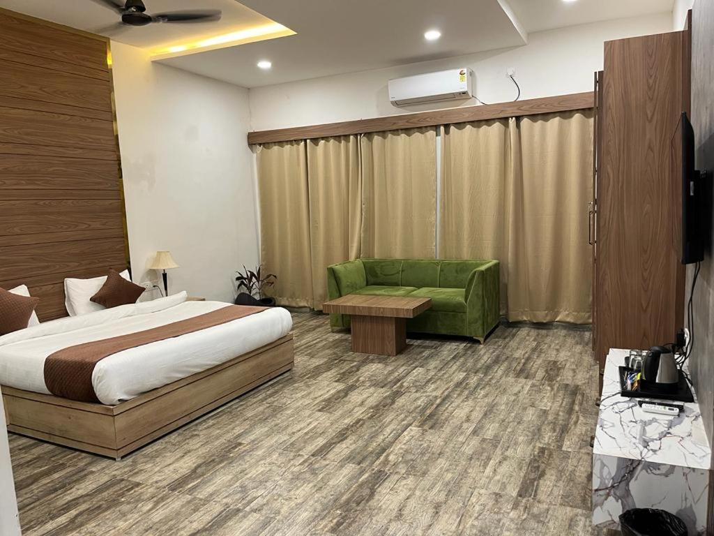 Hotel Eco Park Rewa Buitenkant foto