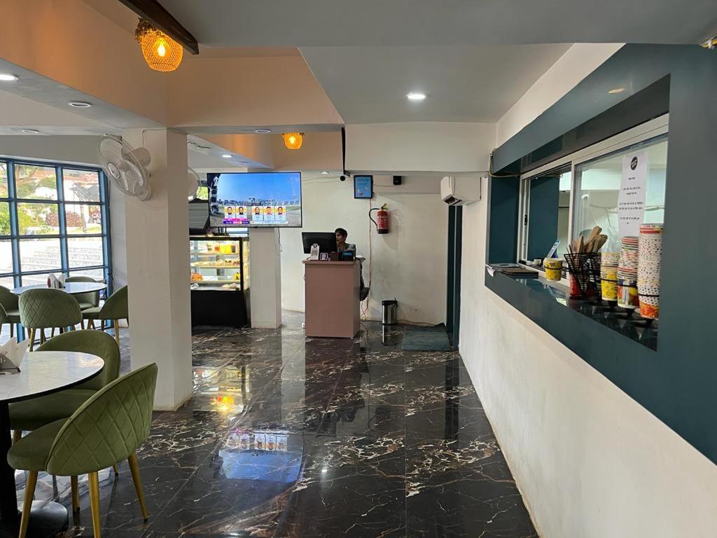Hotel Eco Park Rewa Buitenkant foto