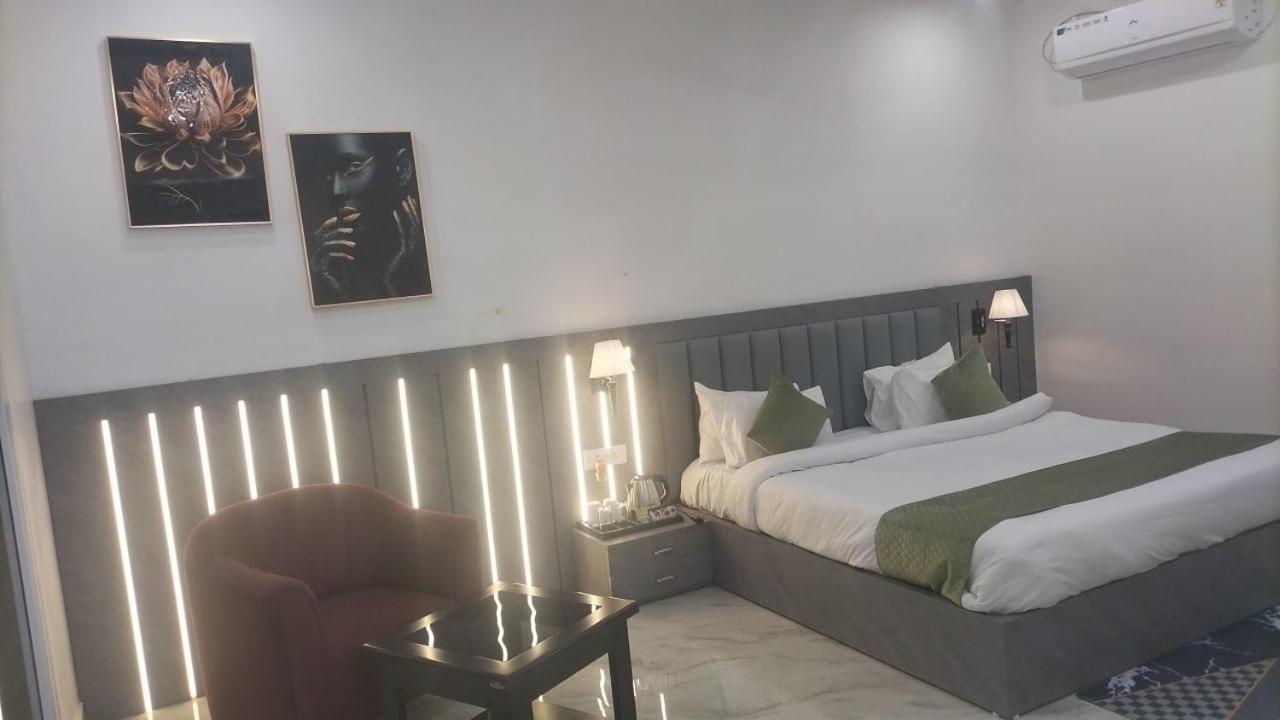 Hotel Eco Park Rewa Buitenkant foto