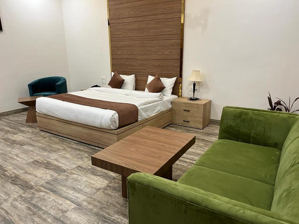 Hotel Eco Park Rewa Buitenkant foto