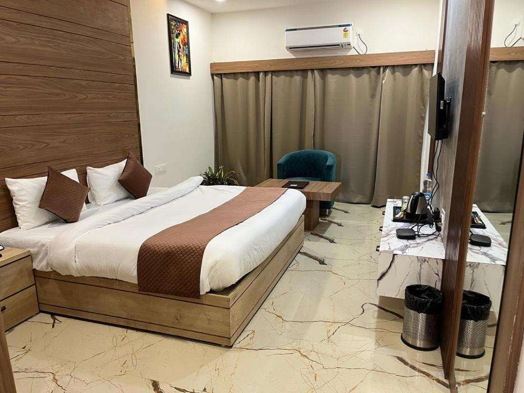Hotel Eco Park Rewa Buitenkant foto